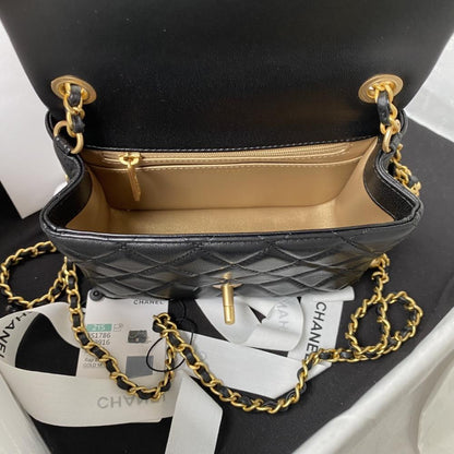 Elegant Leather Shoulder Bag