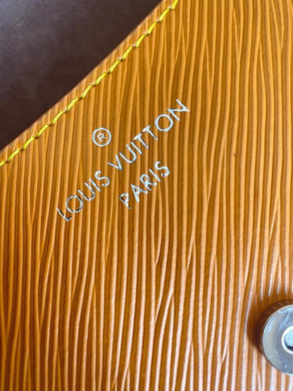 Classic Leather Shoulder Bag – Limited Edition