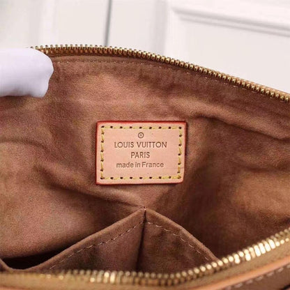 Modern Refined Pink Leather Bag