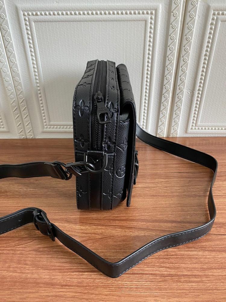 Classic Elegant Shoulder Bag – Limited Edition