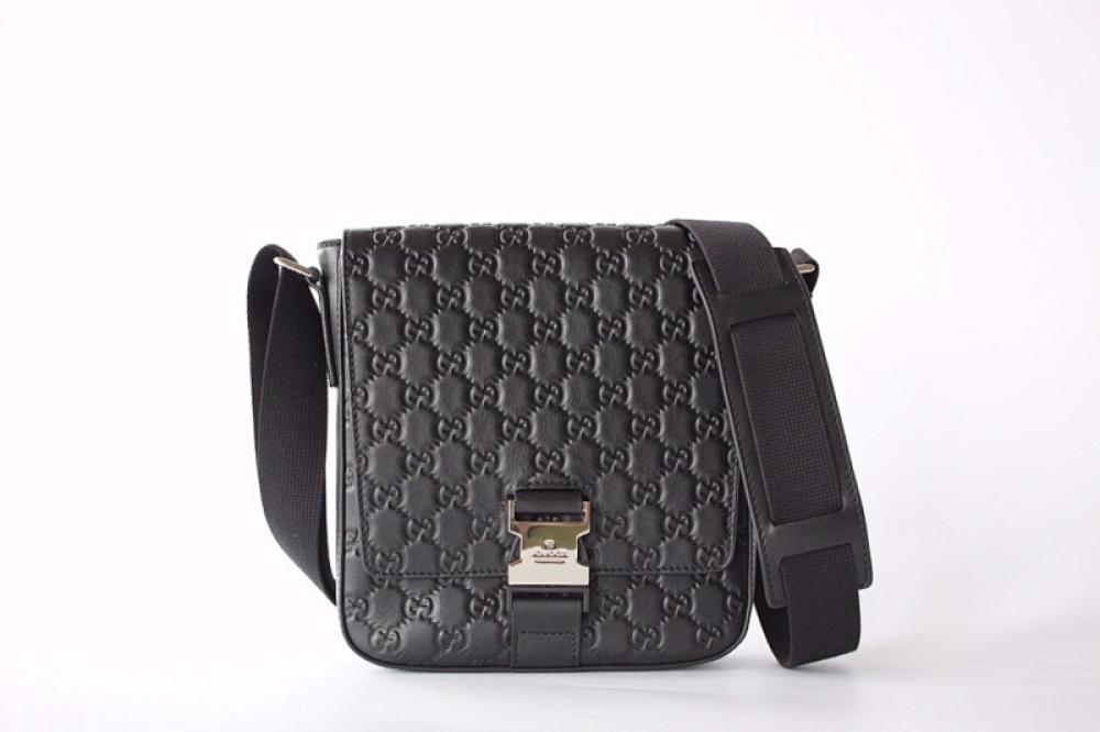 Classic Leather Shoulder Bag