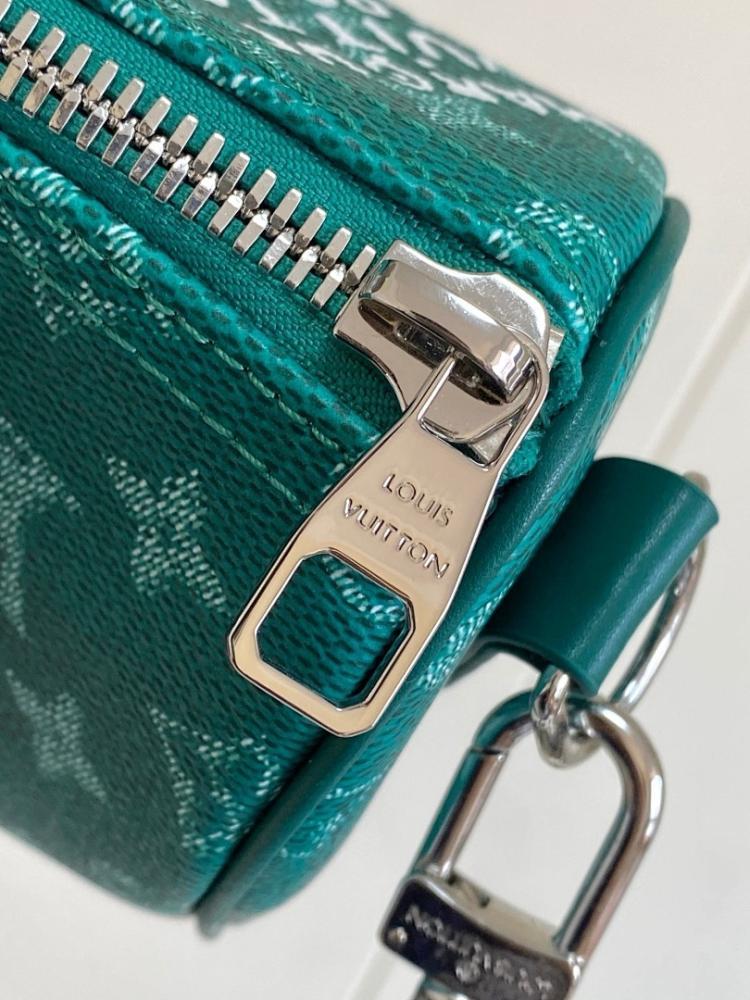 Modern Refined Leather Travel Bag