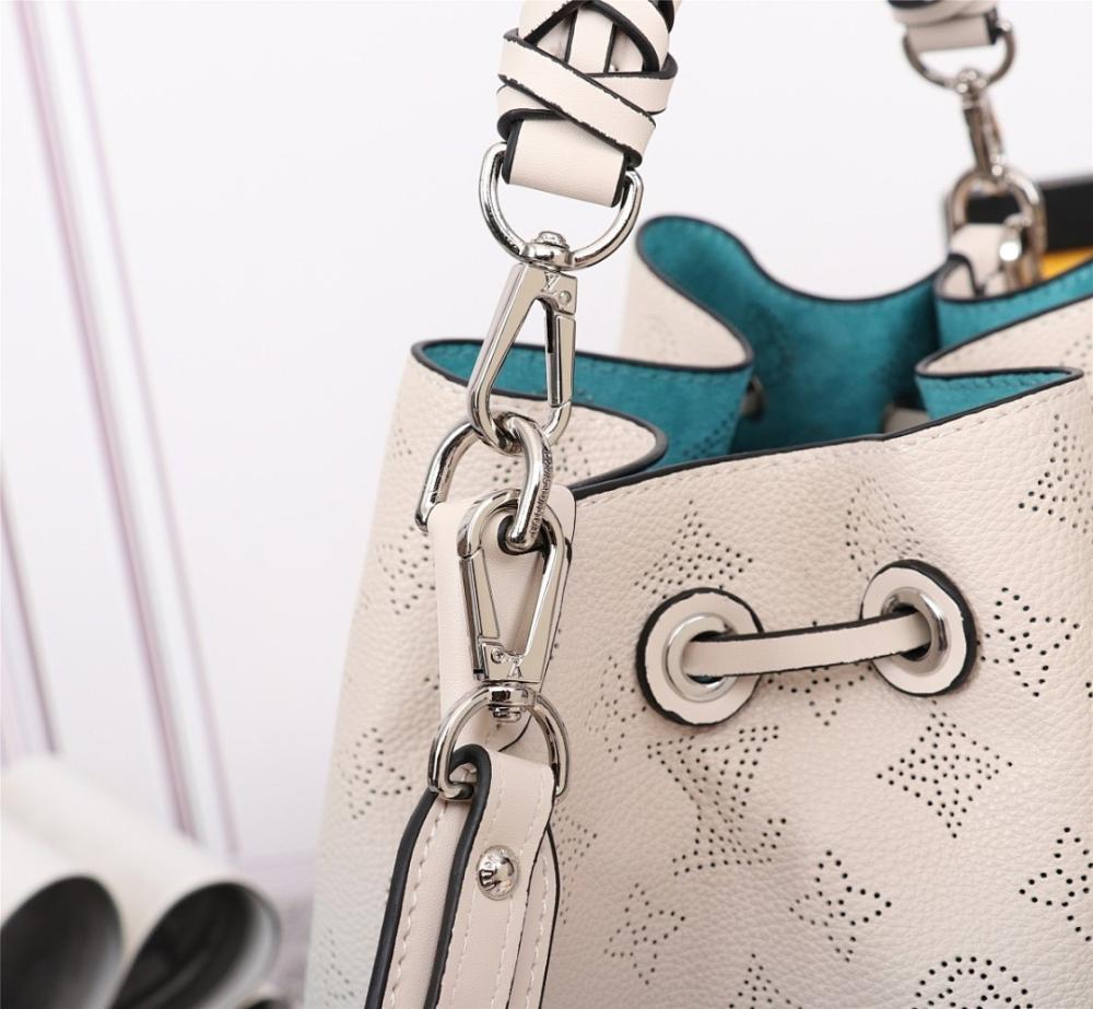 Stylish Woven Calfskin Bucket Bag – Limited Edition