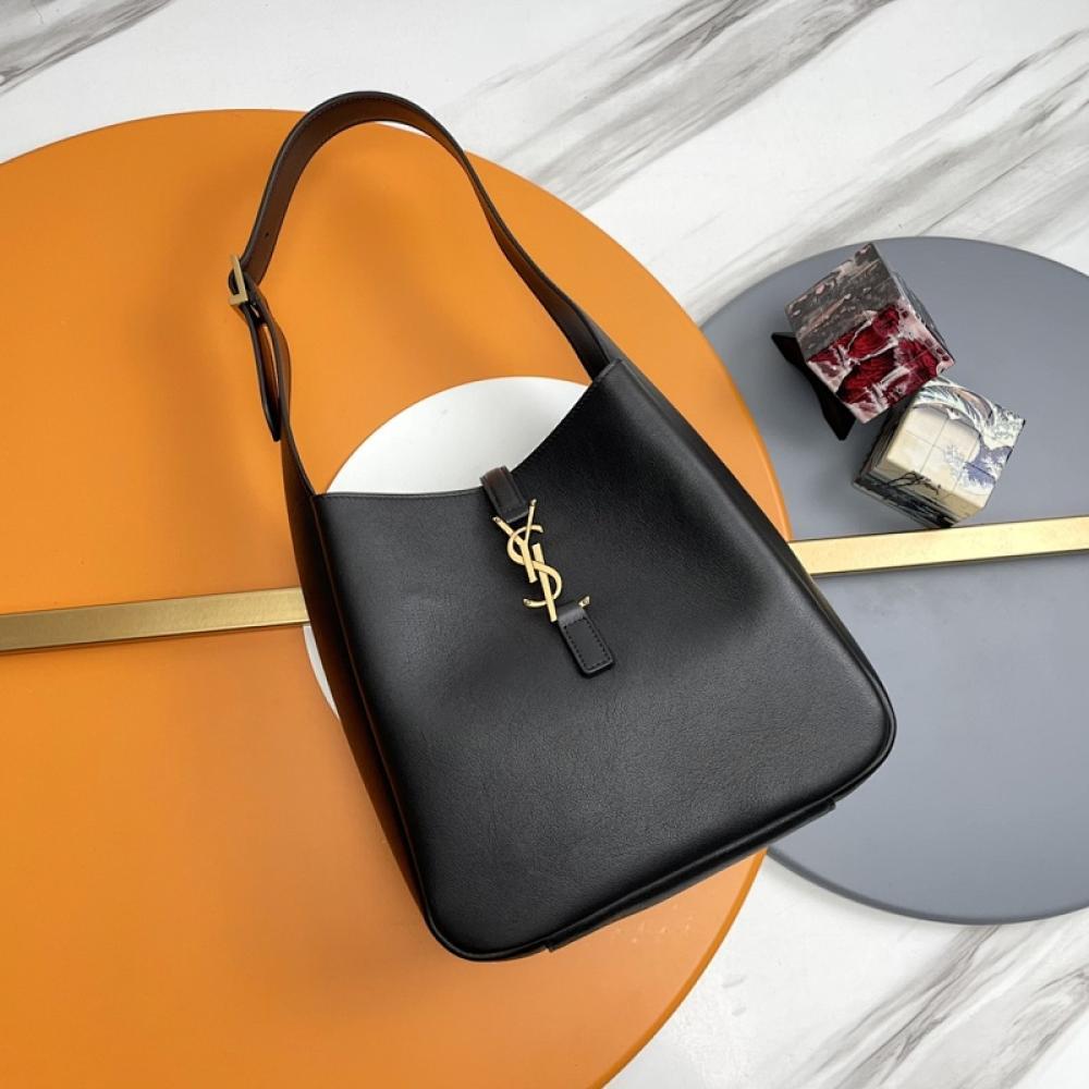 Classic Leather Shoulder Bag