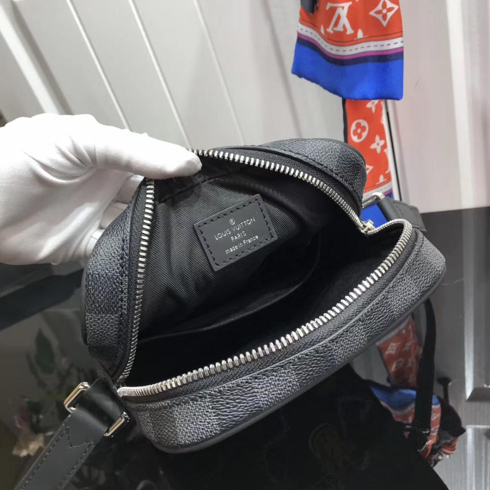 Elegant Leather Shoulder Bag