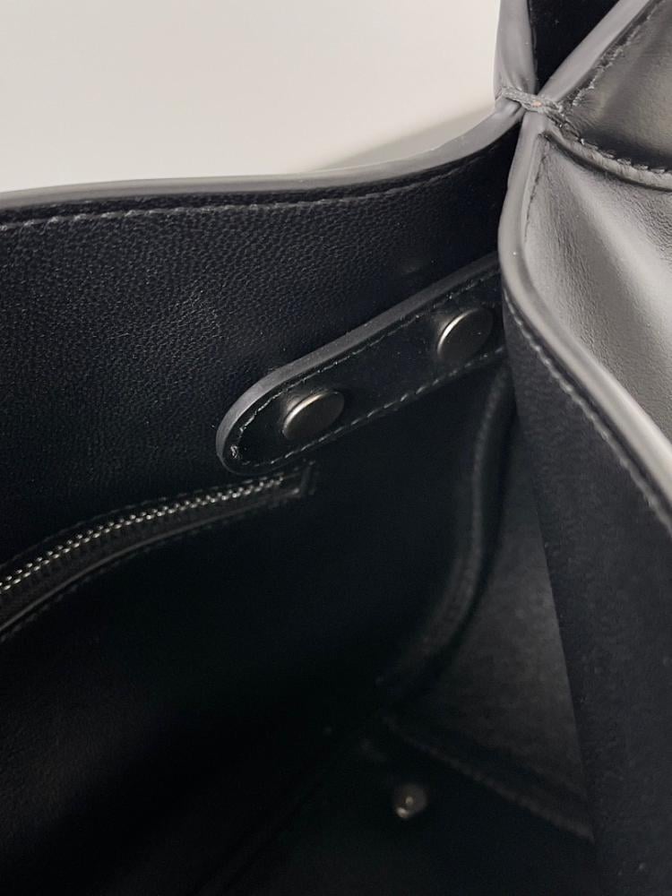 Italian-Inspired Stylish Shoulder Bag