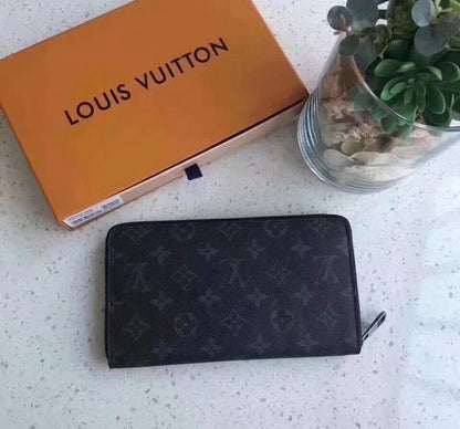 Stylish Calfskin Wallet – Limited Edition