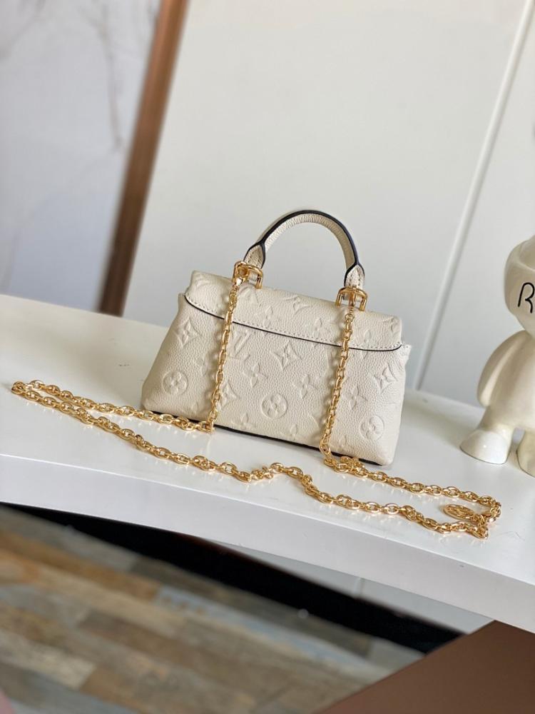Classic Elegant Leather Shoulder Bag