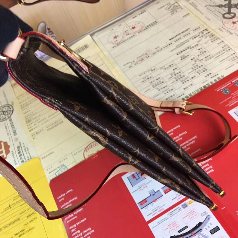 Italian-Inspired Elegant Leather Bag