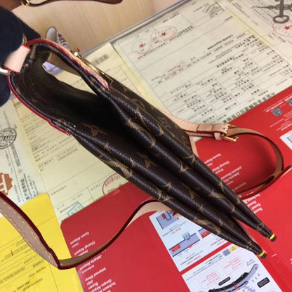 Italian-Inspired Elegant Leather Bag