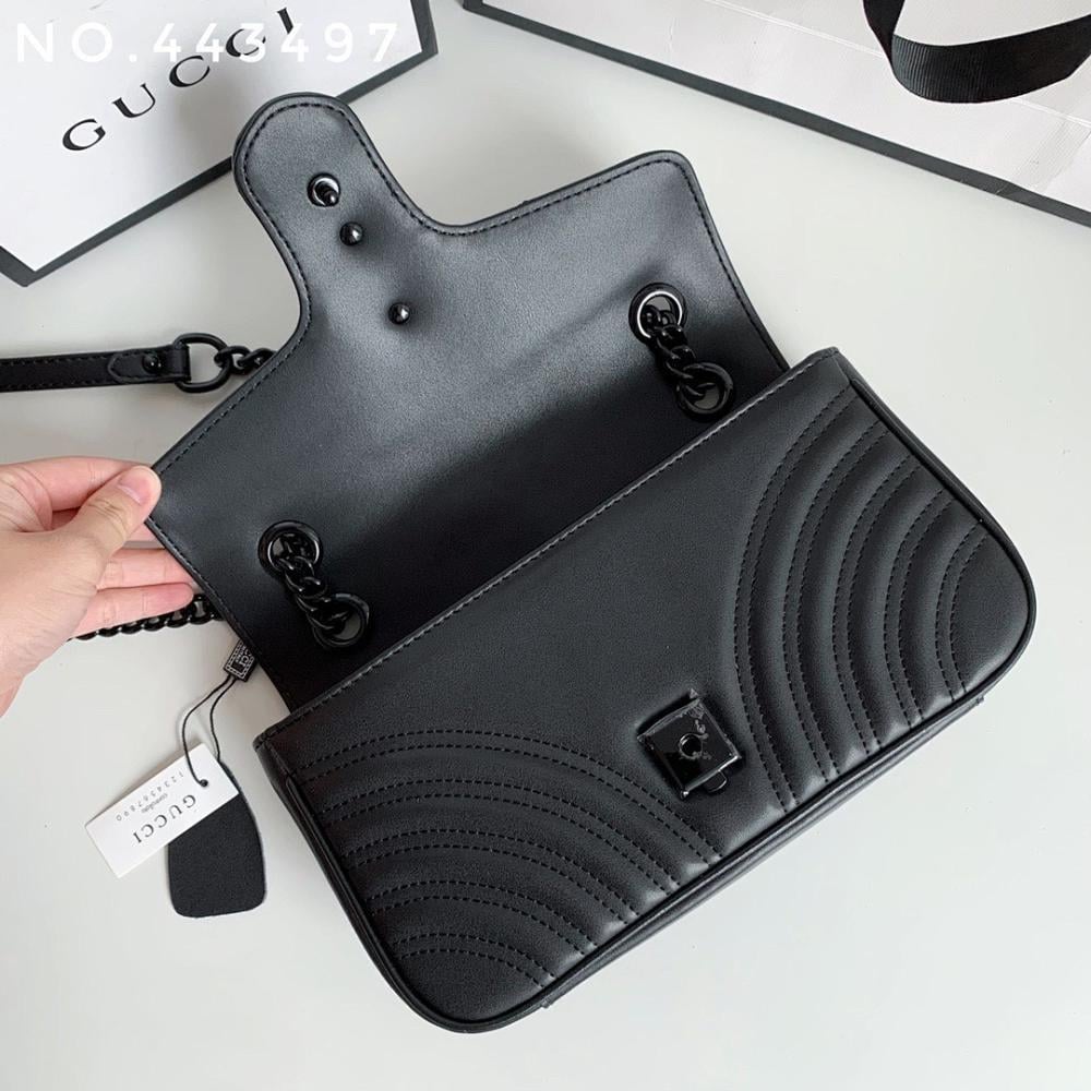 Elegant Shoulder Bag – Limited Edition
