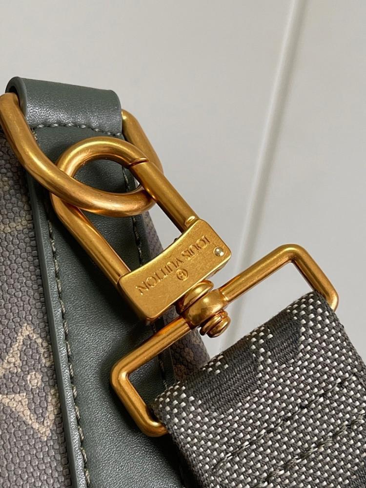 Elegant Monogram Crossbody Bag – Limited Edition