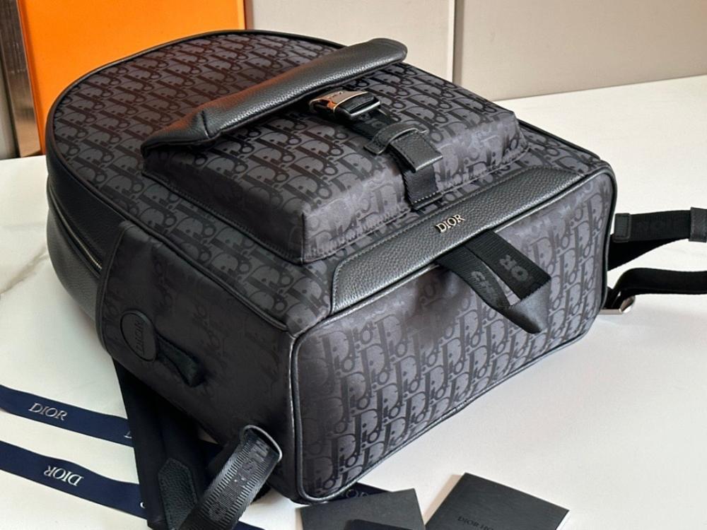 Luxury Stylish Black Quilted Jacquard Shoulder Bag – Limited Edition