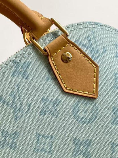 Classic Shoulder Bag