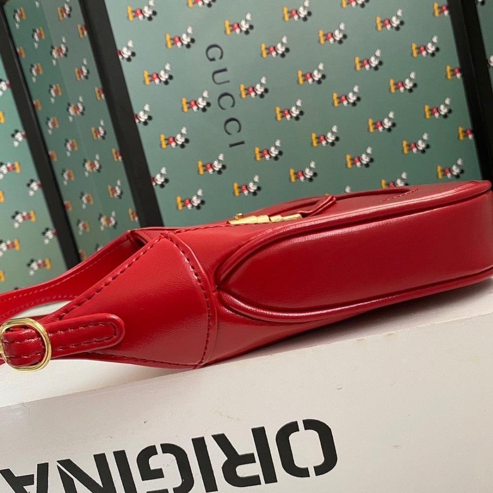 Elegant Shoulder Bag – Limited Edition