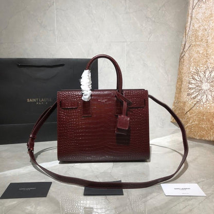 Elegant Refined Shoulder Bag
