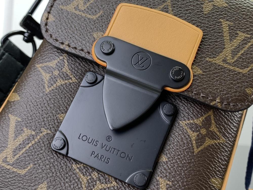 Elegant Shoulder Bag