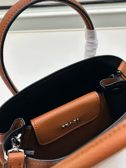 Luxury Refined White Quilted Leather Shoulder Bag