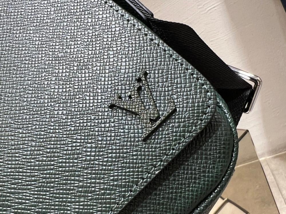 Italian-Inspired Stylish Grey Leather Shoulder Bag