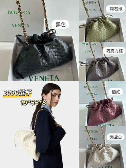 Stylish Calfskin Shoulder Bag – Limited Edition