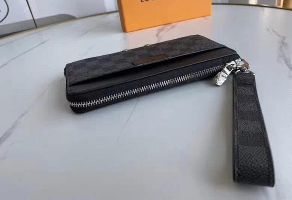 Classic Modern Wallet