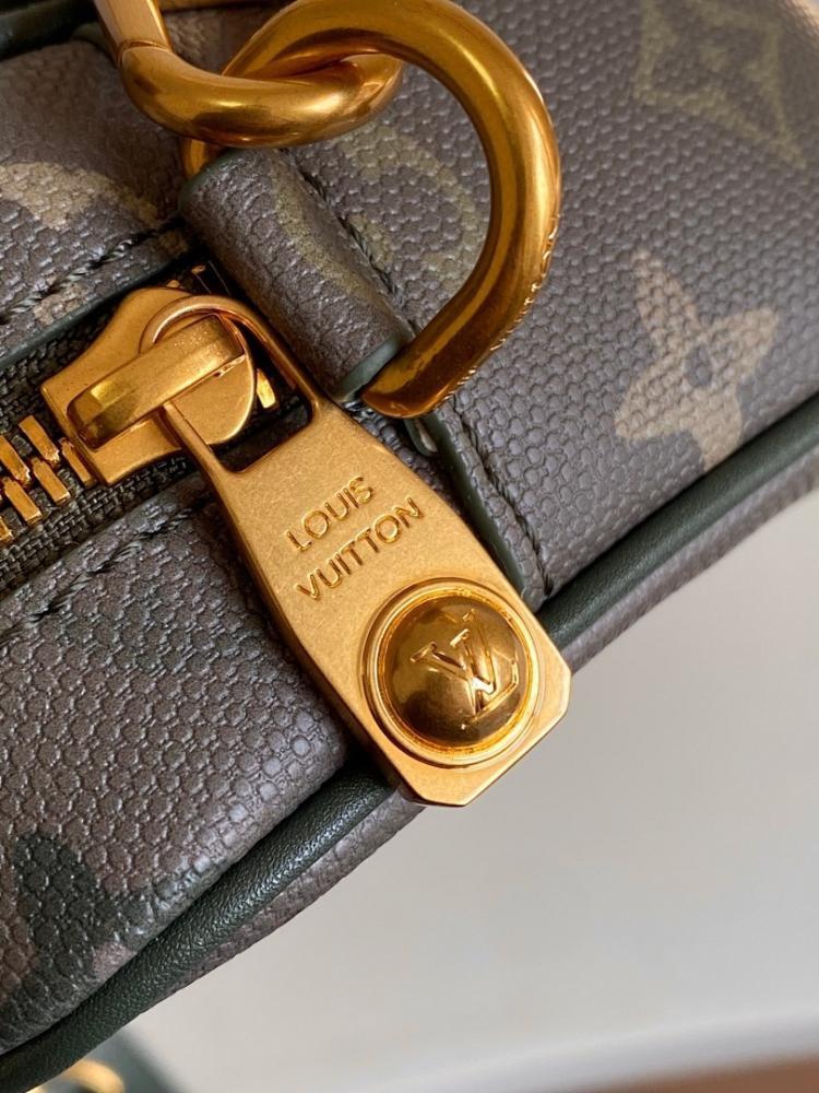 Italian-Inspired Luxury Green Leather Crossbody Bag