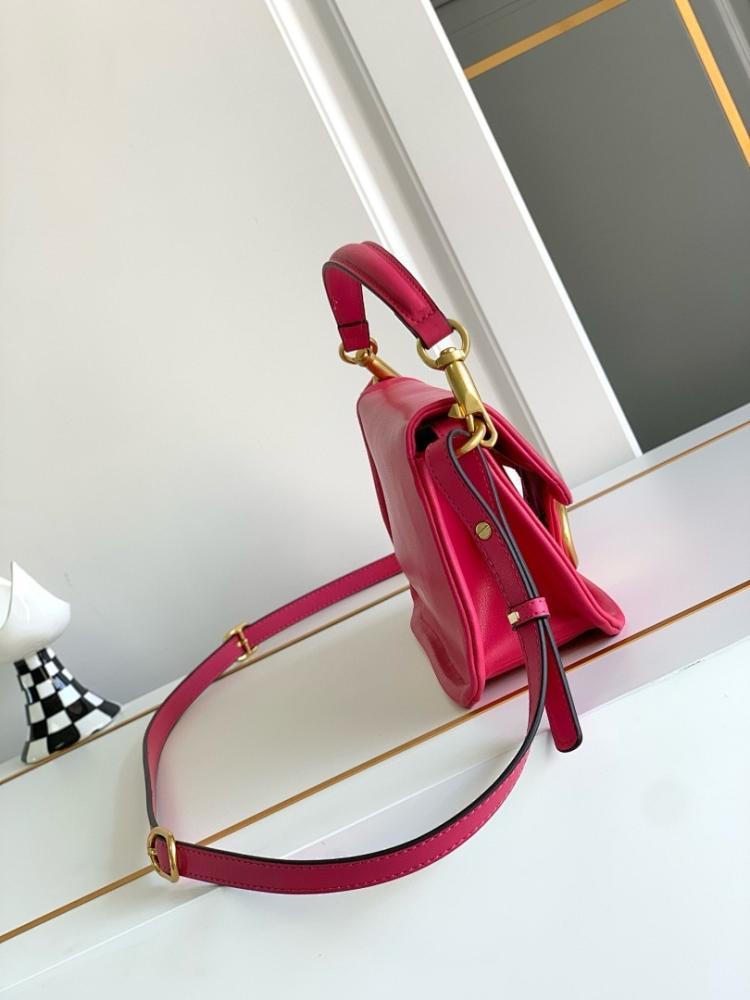 Elegant Refined Leather Crossbody Bag