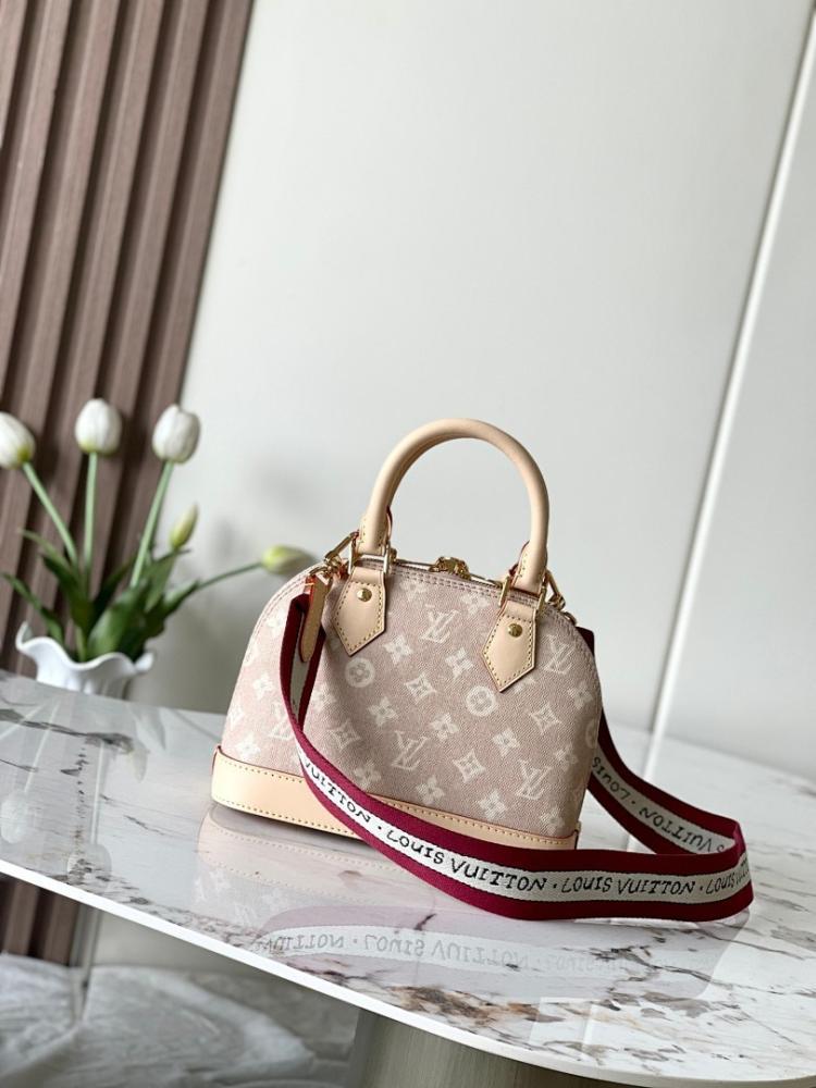 Alma Leather Shoulder Bag