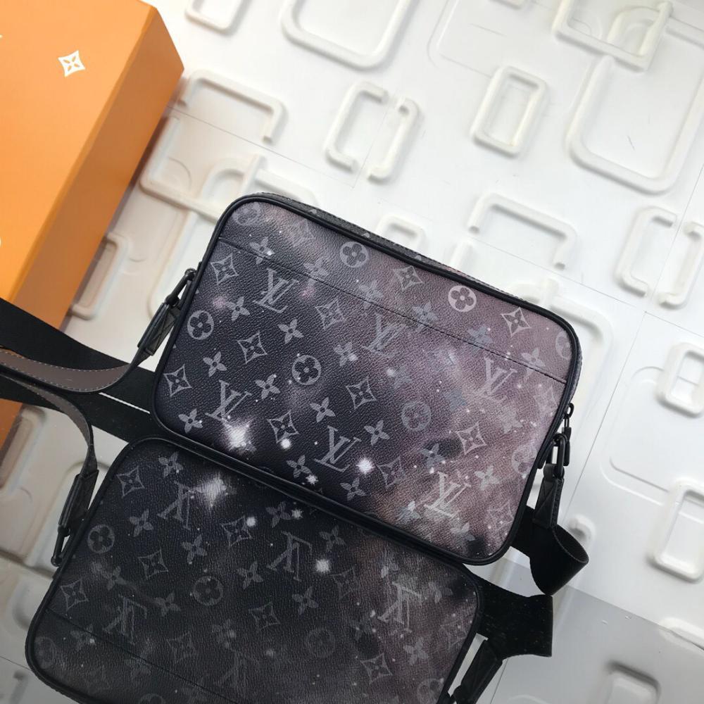 Practical Messenger Bag