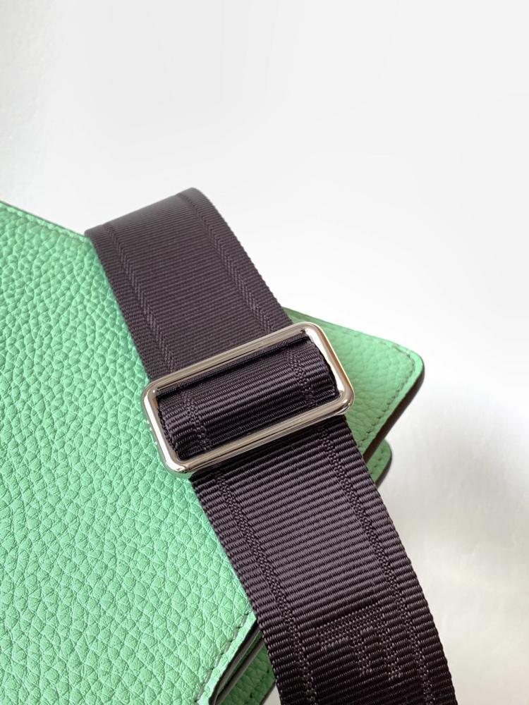 Classic Shoulder Bag