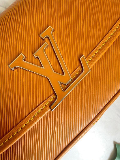 Classic Leather Shoulder Bag – Limited Edition
