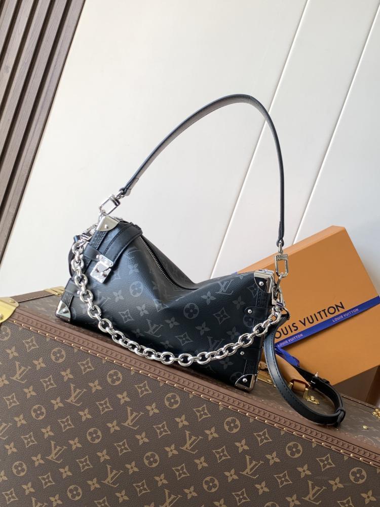 Classic Shoulder Bag