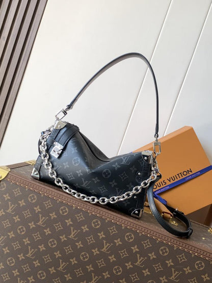 Classic Shoulder Bag