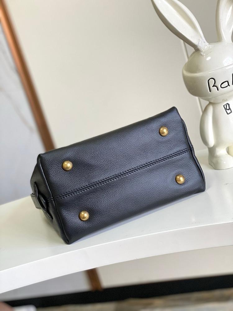 Modern Luxury Quilted Leather Shoulder Bag