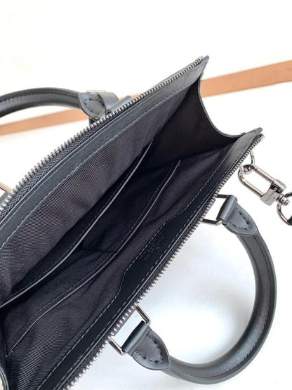 Modern Refined Leather Shoulder Bag