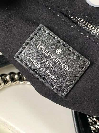 Classic Italian-Inspired Leather Shoulder Bag