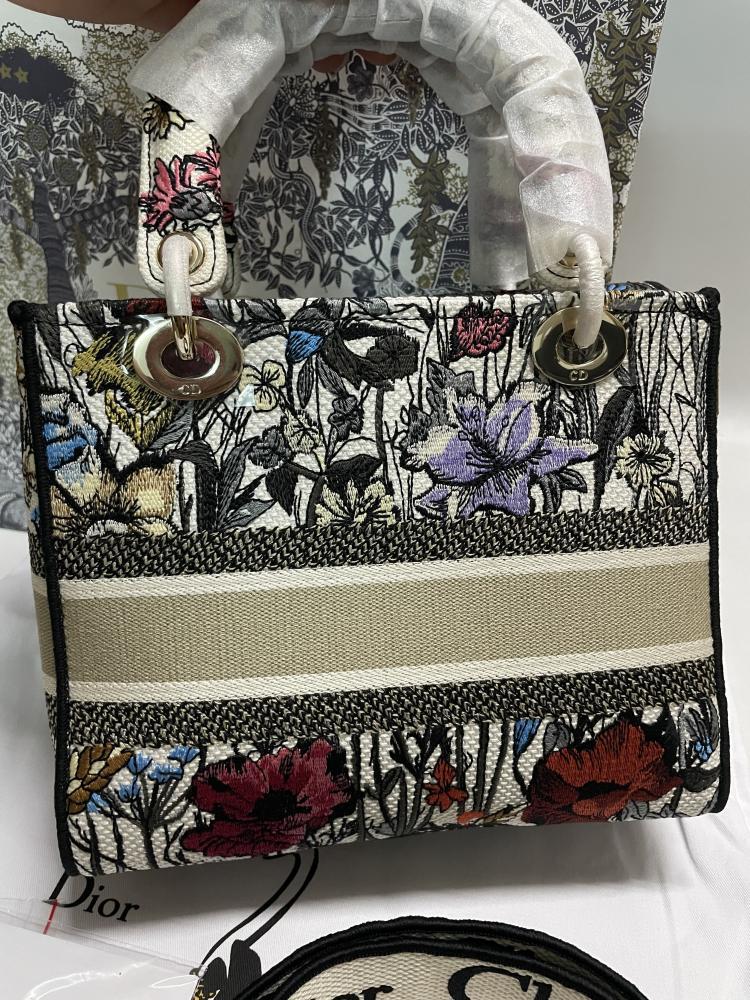 Elegant Shoulder Bag