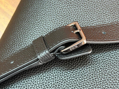 Modern Elegant Black Leather Shoulder Bag
