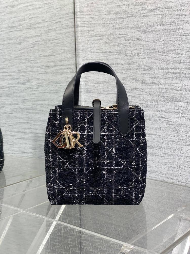 Classic Leather Shoulder Bag