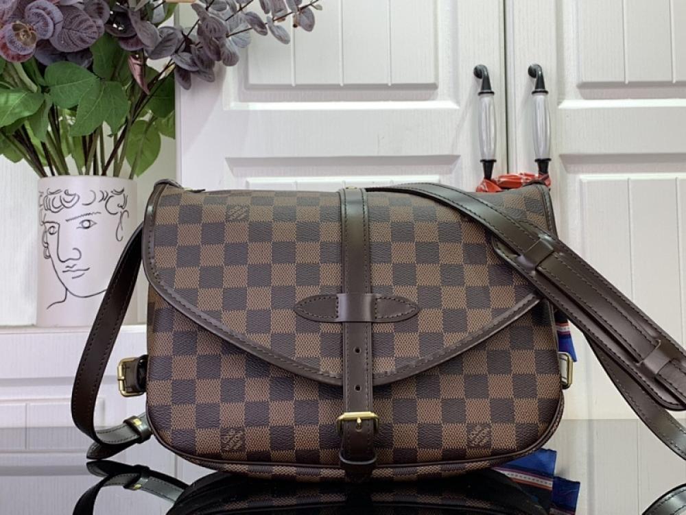 Classic Shoulder Bag