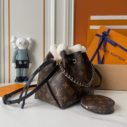 Modern Refined Lambskin Shoulder Bag