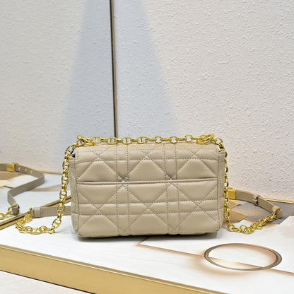 Elegant Stylish Gold Lambskin Shoulder Bag – Limited Edition