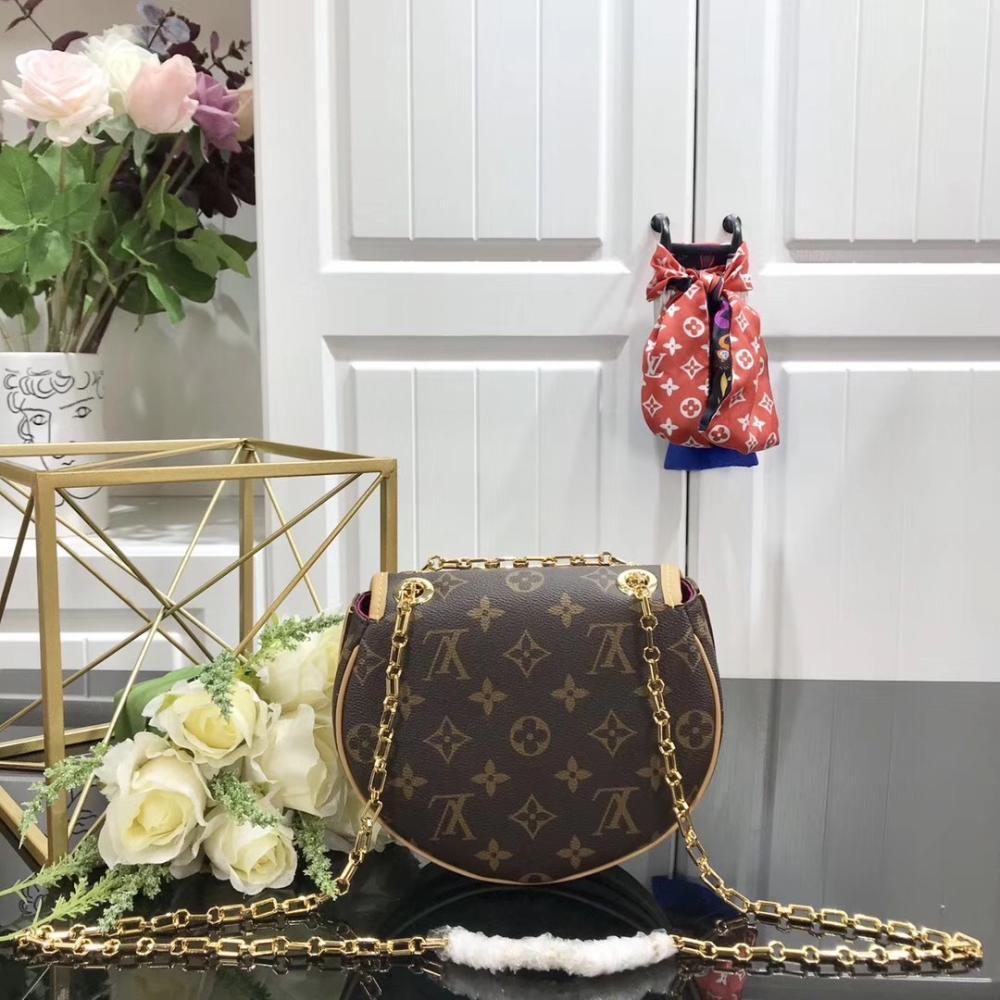 Classic Shoulder Bag