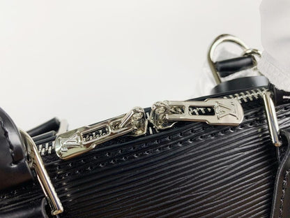 Classic Refined Leather Shoulder Bag