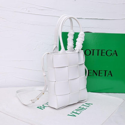 Modern Refined Woven Leather Crossbody Bag