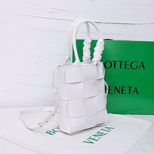 Modern Refined Woven Leather Crossbody Bag
