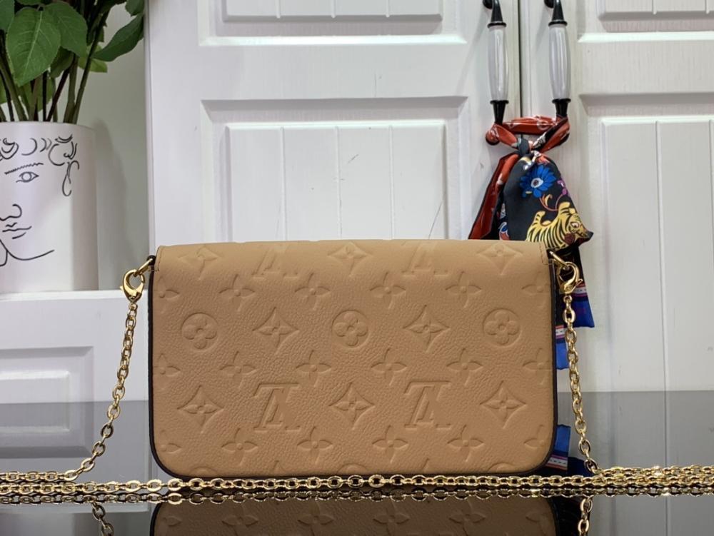Classic Shoulder Bag