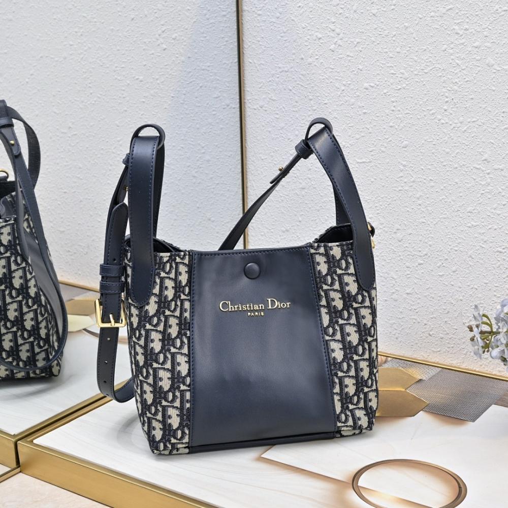 Modern Leather Bucket Bag – Limited Edition