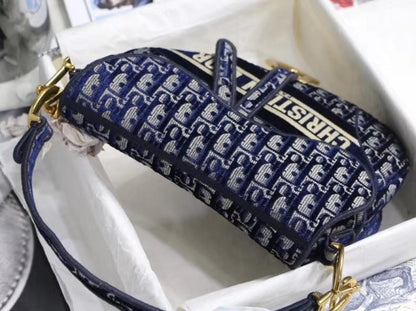 Classic Shoulder Bag