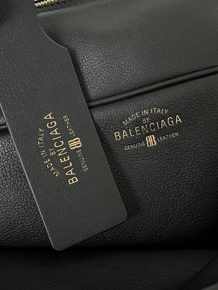 Modern Refined Crossbody Bag